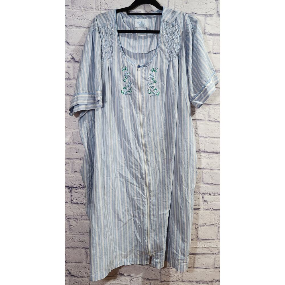 Vintage Ashley Taylor White Blue Stripe Embroidered Full Zip Robe 4X Plus Soft